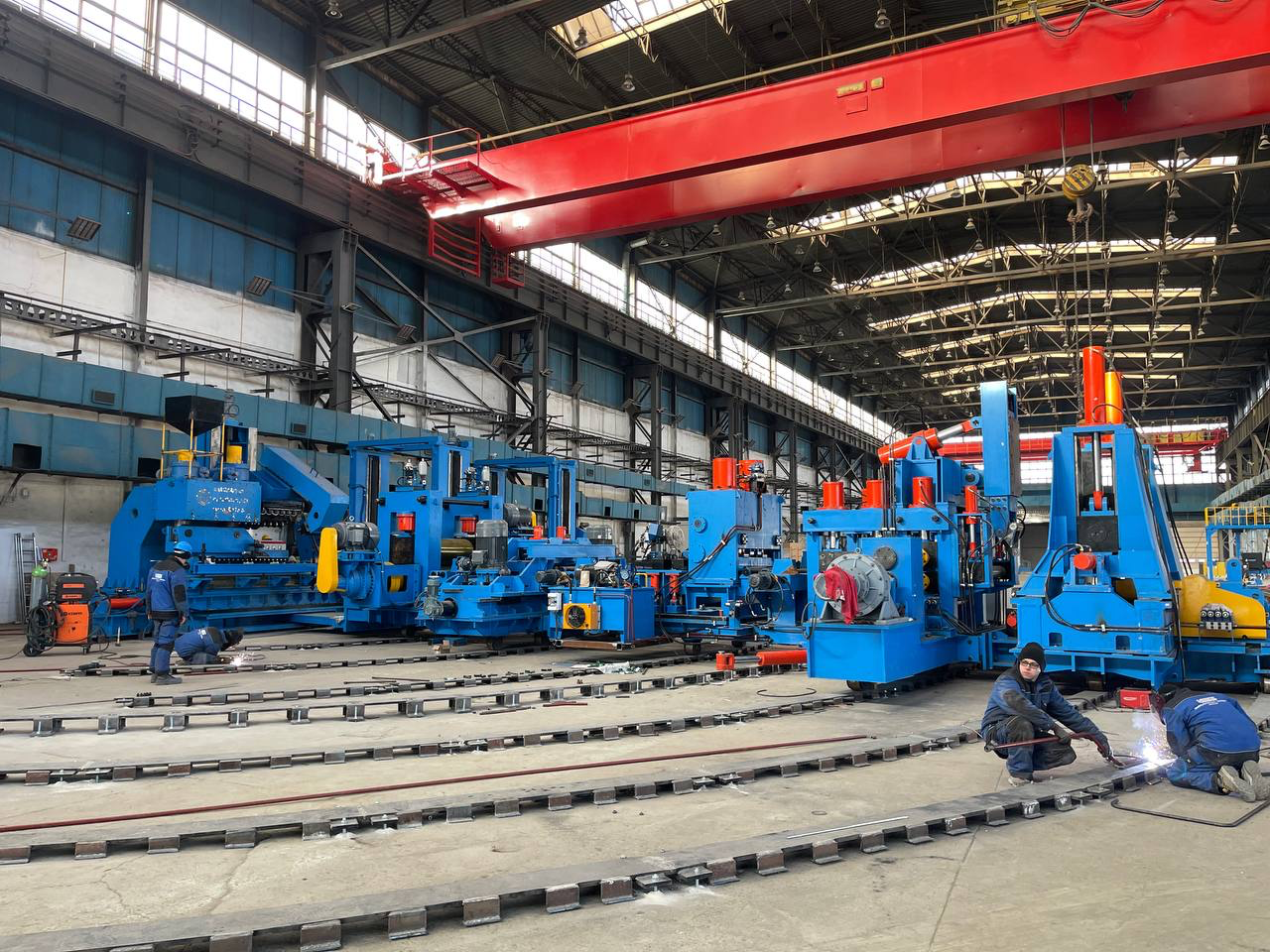 Instalacja linii produkcyjnej do produkcji rur stalowych spawanych spiralnie dla Industrial Steel Group